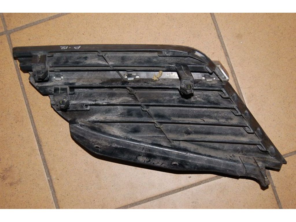 Решетка радиатора NISSAN PRIMERA P-12 01-07