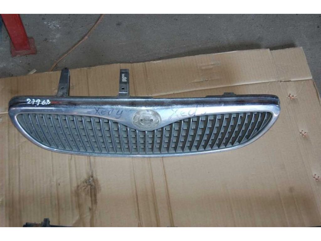 Решітка радіатора MAZDA XEDOS 9 X9 (TA) 93-02