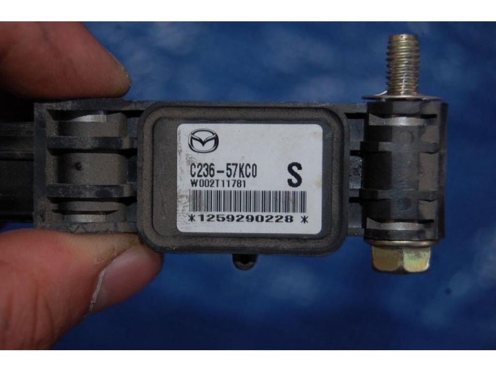 C236-57-KC0 | Датчик удара MAZDA 5 CR 05-10 - Фото 3