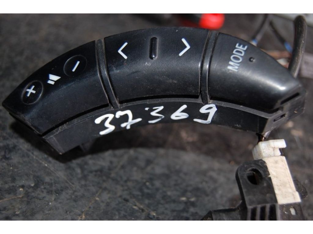 84247-58020-E1 | Кнопки руля лів. LEXUS GX470 02-09