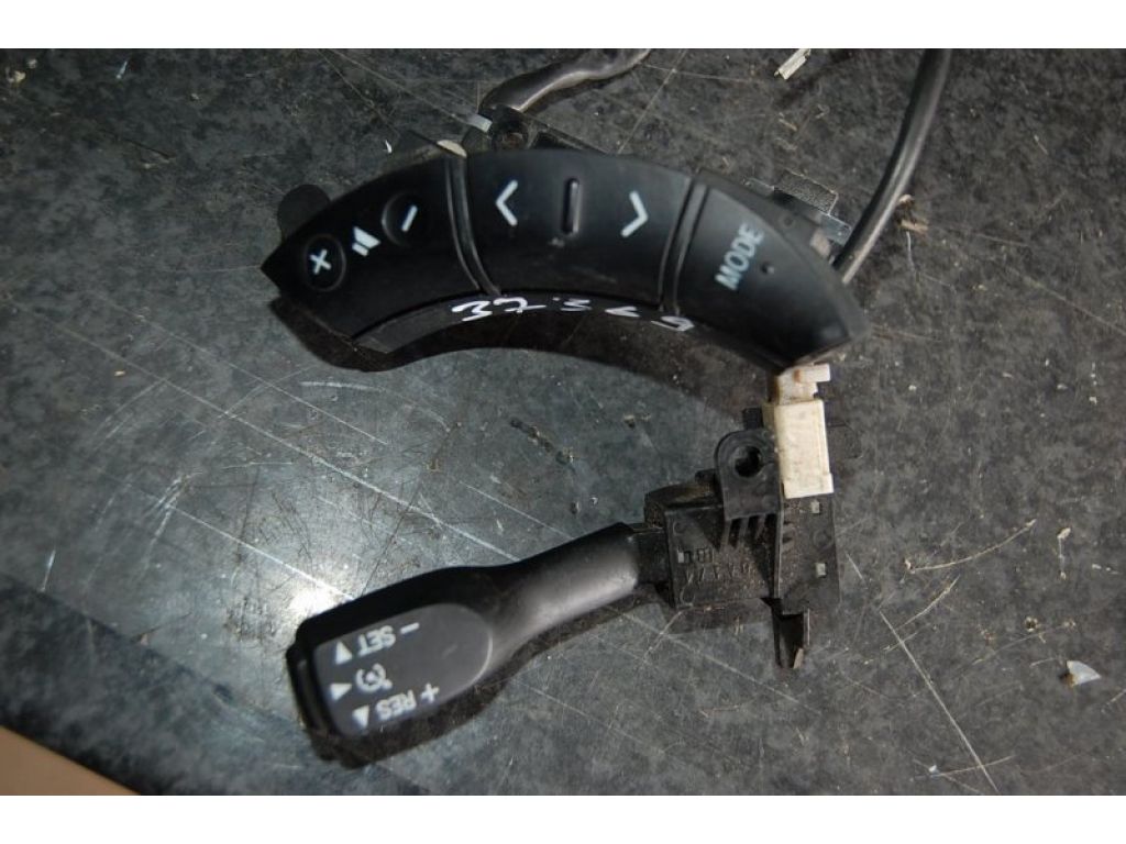 84247-58020-E1 | Кнопки руля лів. LEXUS GX470 02-09 - Фото 3