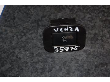Кнопка закрывания крышки багажника TOYOTA VENZA 09-16