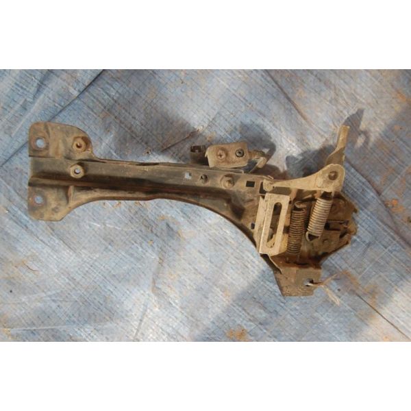 Замок капоту KIA SPORTAGE JA 93-04 0K04E-56620 — 2