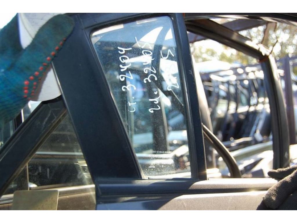BAN6-72-511 | Стекло двери задн. прав. MAZDA 3 BK 03-08