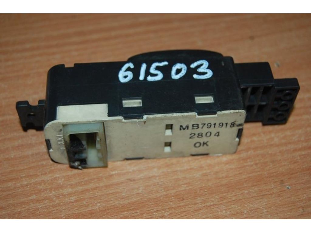 MB791918 | Кнопка склопідіймача MITSUBISHI SIGMA 90-96 - Фото 2