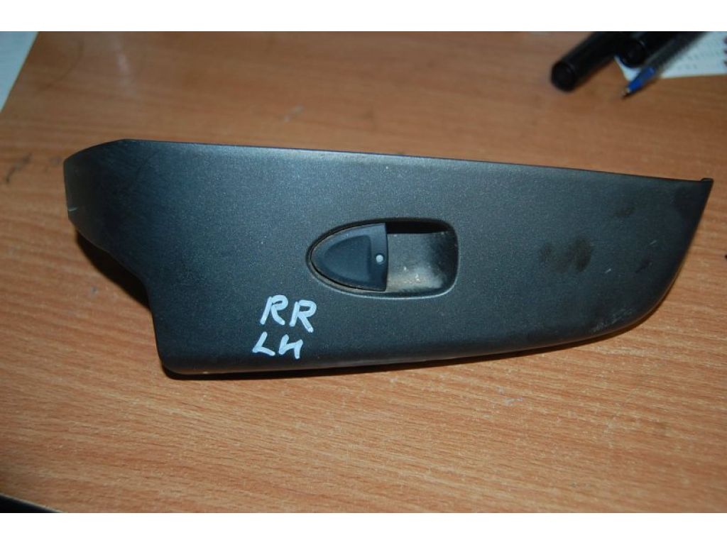 Кнопка стеклоподъемника HONDA CIVIC 4D 06-11