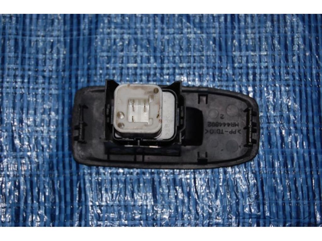 MR445659 | Кнопка склопідіймача MITSUBISHI PAJERO 99-06 - Фото 2