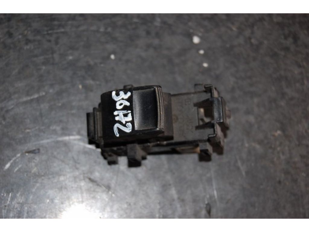 84810-52030 | Кнопка стеклоподъемника TOYOTA CAMRY 40 06-11