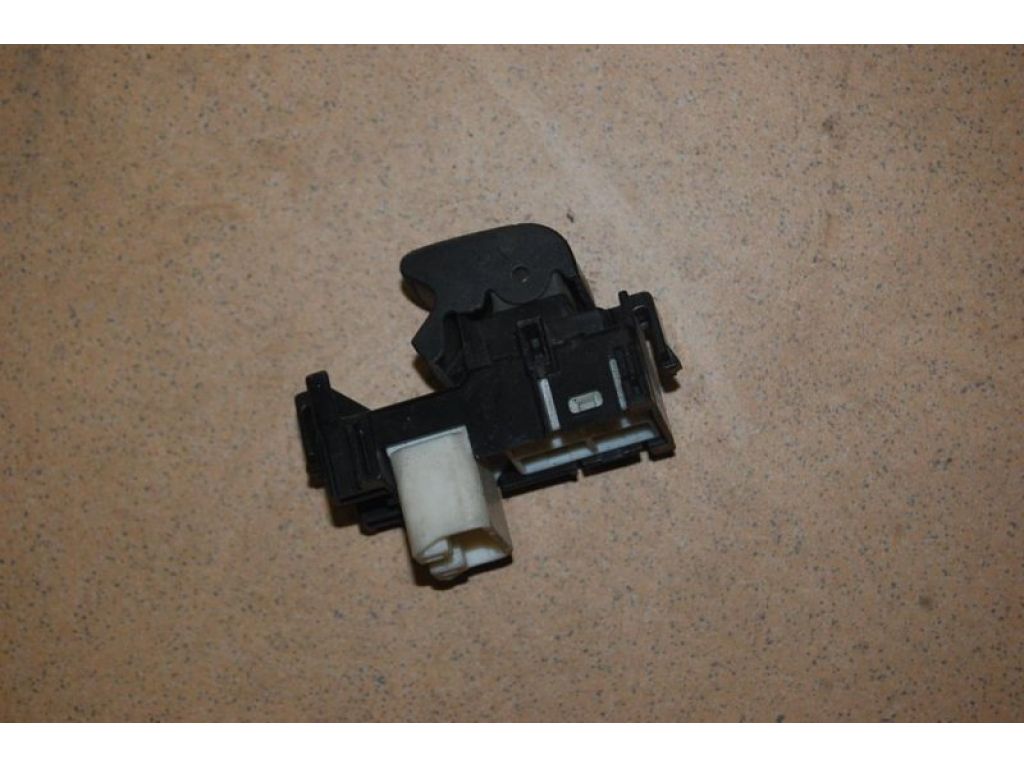 84810-52030 | Кнопка стеклоподъемника TOYOTA CAMRY 40 06-11