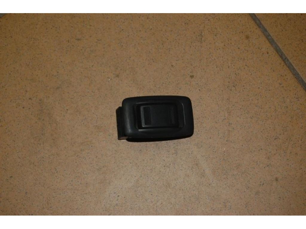 GE4T-66-380C65 | Кнопка склопідіймача MAZDA 626 GF 97-02