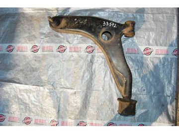 Рычаг передней подвески нижний лев. MITSUBISHI CARISMA 95-04