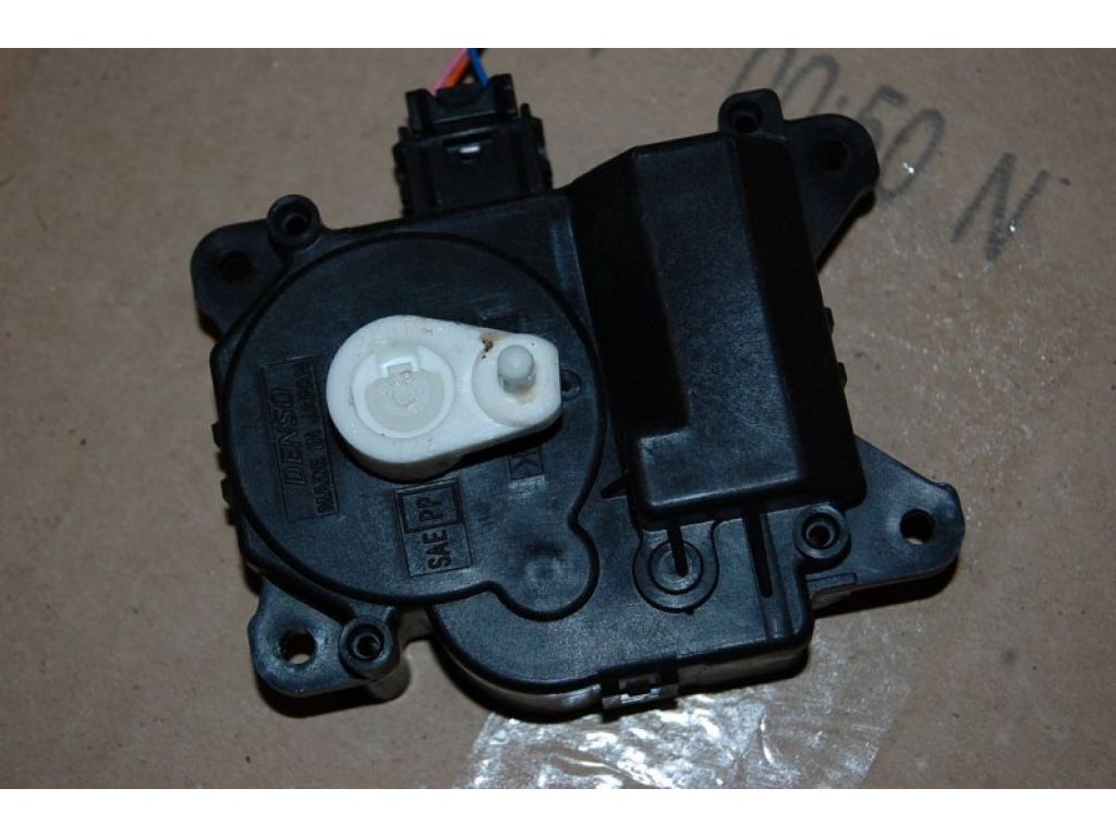 063700-8330 | Моторчик заслонки печки TOYOTA AURIS 06-12