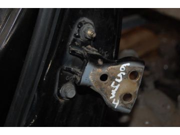 Петля двері задн. лів. MITSUBISHI PAJERO 99-06