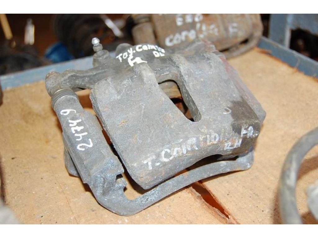 47730-33040 | Суппорт тормозной передн. прав. TOYOTA CAMRY 10 92-96