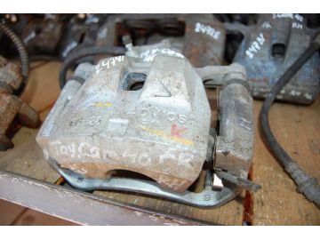 Суппорт тормозной передн. прав. TOYOTA CAMRY 40 06-11