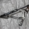 Петля крышки багажника прав. MAZDA 3 BL 09-13 - Превью 2