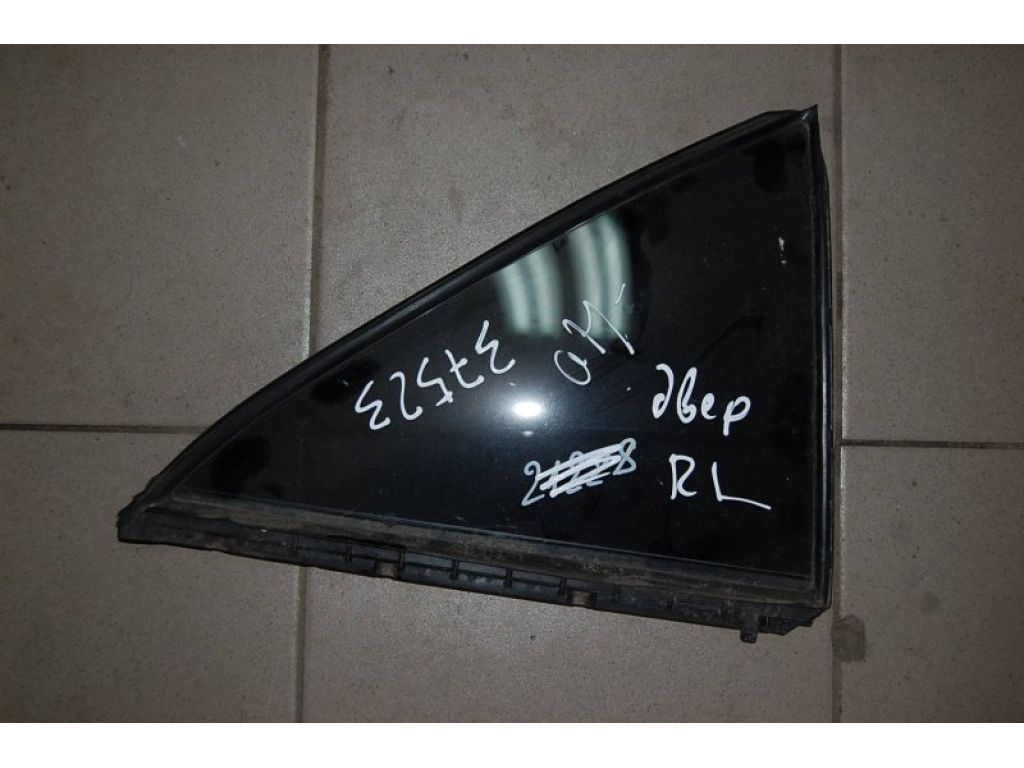 68124-33060 | Стекло двери глухое задн. лев. TOYOTA CAMRY 40 06-11