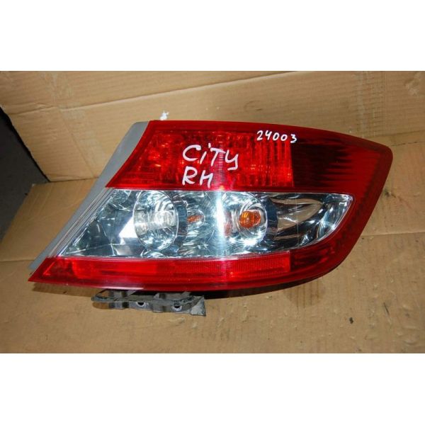 Ліхтар зовнішній задній правий HONDA CITY 02-08 33501SEL003