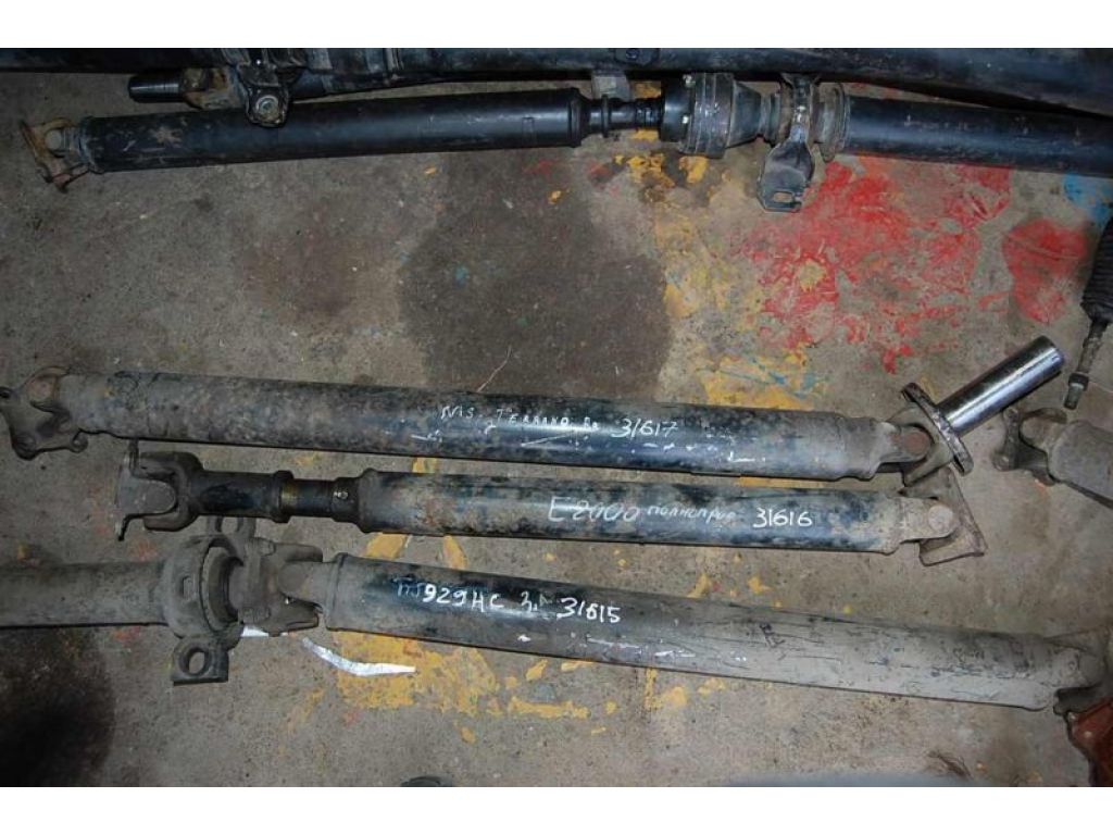 37300-45G10 | Карданний вал задній NISSAN TERRANO 86-92