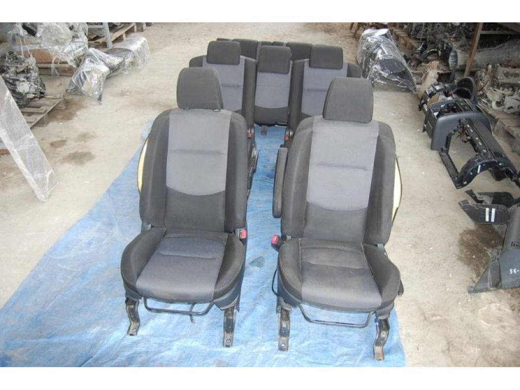 CE51-88-180A 02 | Сиденья комплект MAZDA 5 CR 05-10