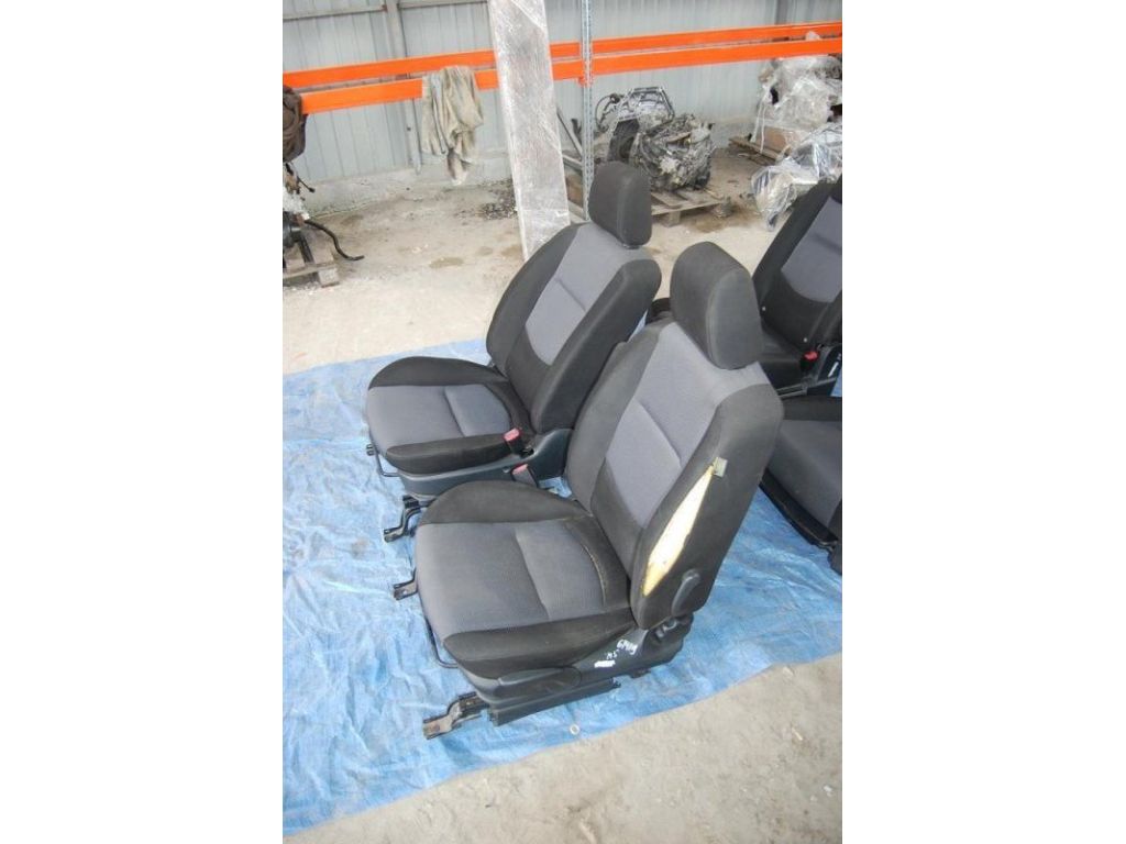 CE51-88-180A 02 | Сиденья комплект MAZDA 5 CR 05-10 - Фото 8