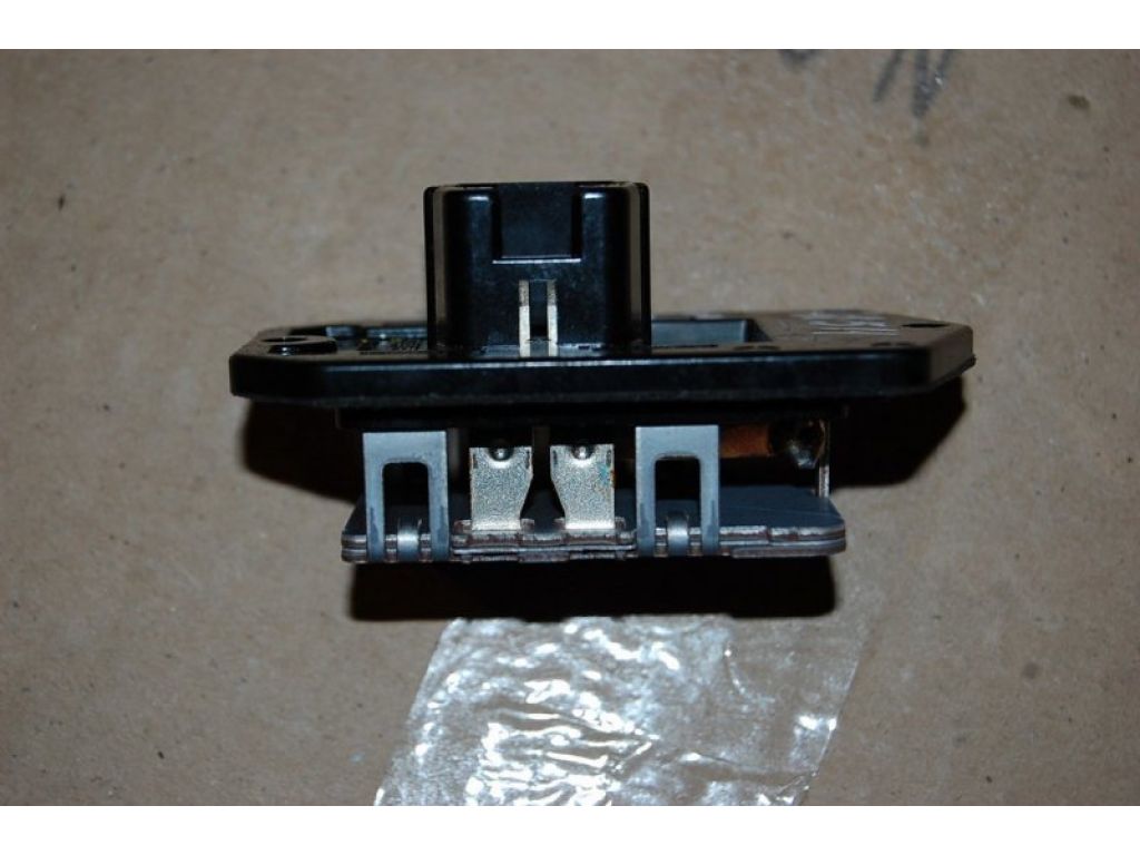 87138-41020 | Резистор печки TOYOTA AURIS 06-12 - Фото 2