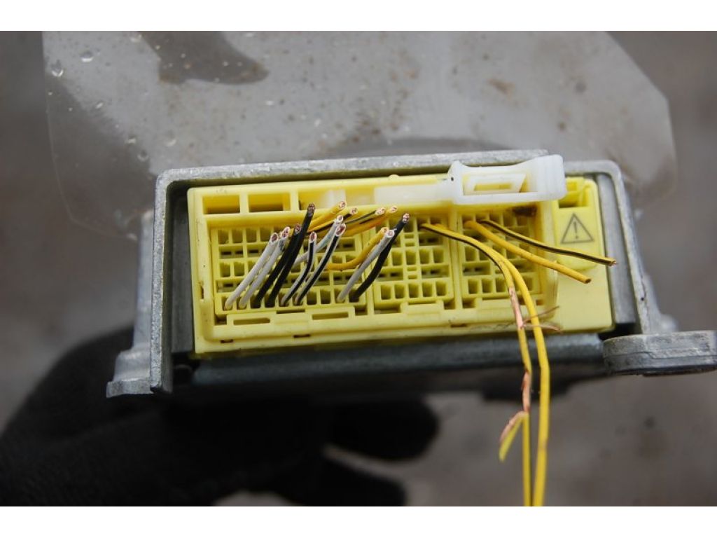 89170-02650 | Блок управления AIRBAG TOYOTA AURIS 06-12