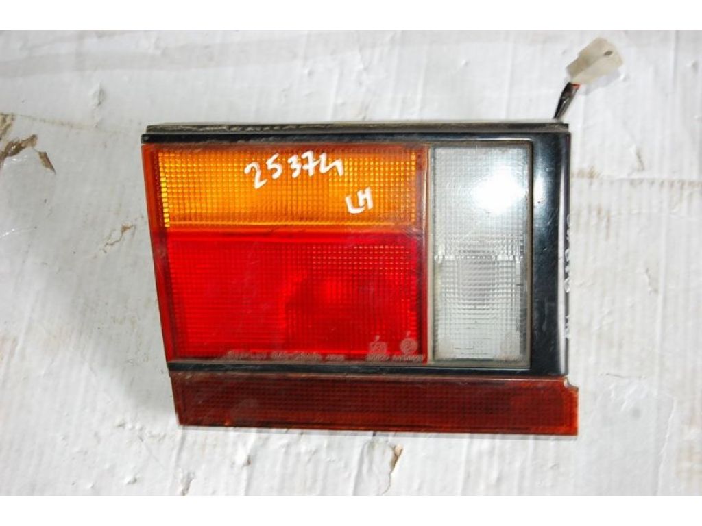 HE21-51-39X | Фонарь внутренний задн. лев. MAZDA 929 HC 86-91