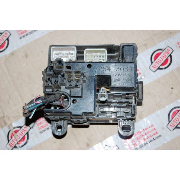 Блок запобіжників моторний відсік MAZDA 626 GF 97-02