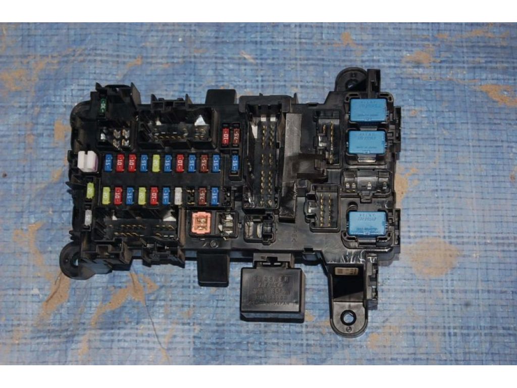 36710-64J00 | Блок запобіжників салон SUZUKI GRAND VITARA 05-15