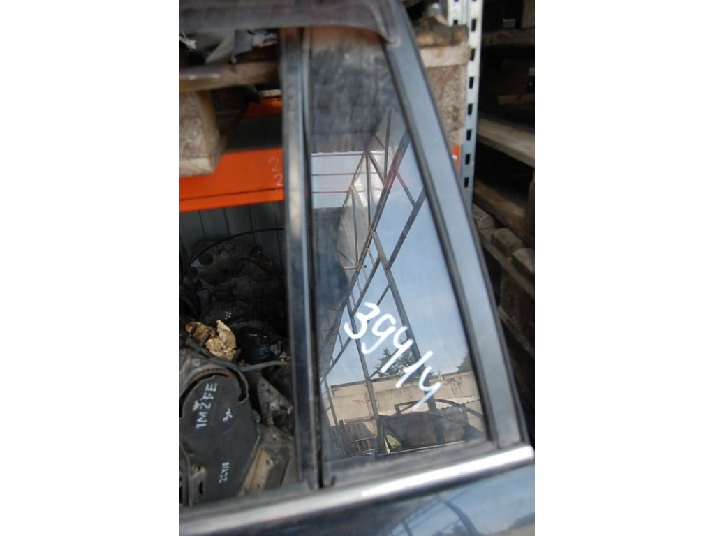 68124-60250 | Стекло двери глухое задн. лев. LEXUS GX470 02-09