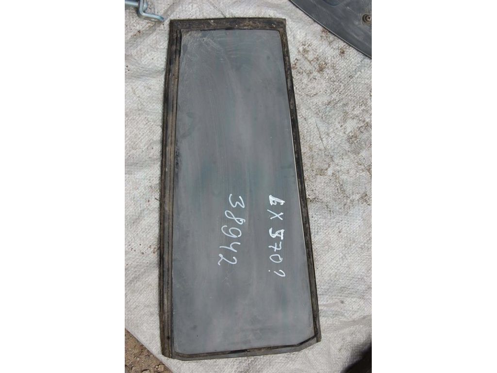 68124-60371 | Скло дверей глухе задн. лів. LEXUS LX570 07-15