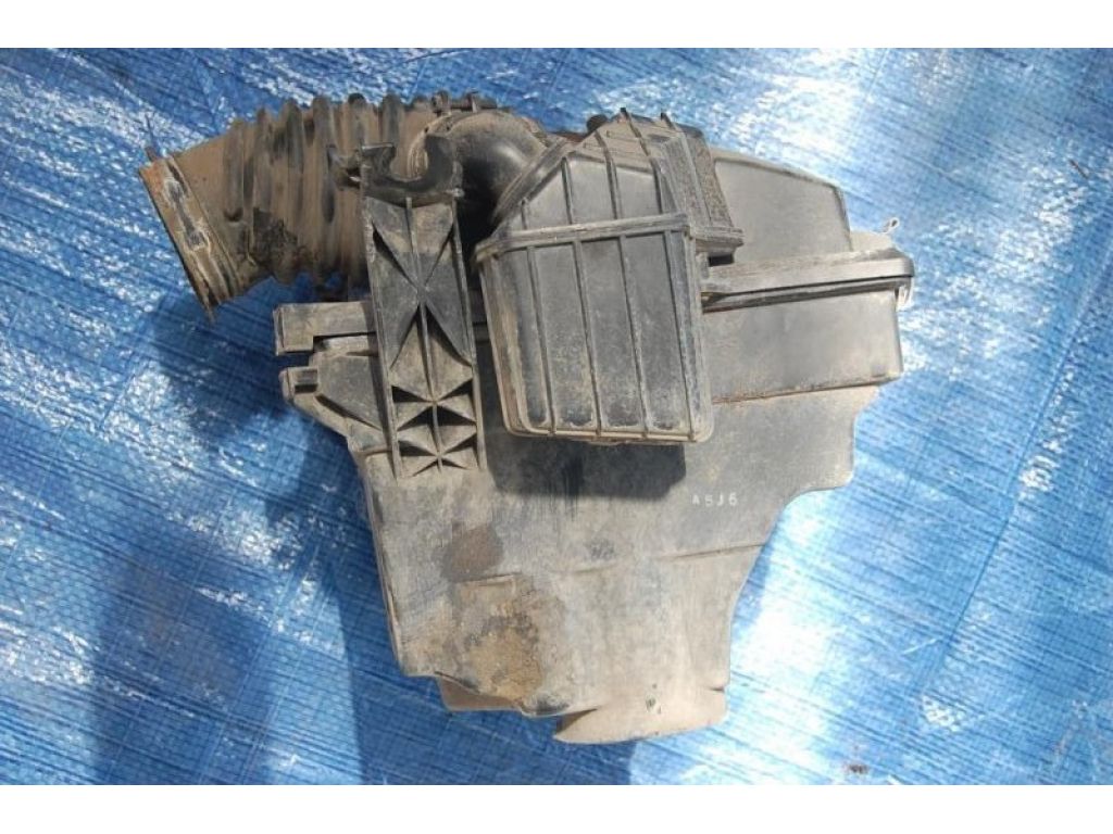 LF50-13-320D | Корпус повітряного фільтра MAZDA 5 CR 05-10