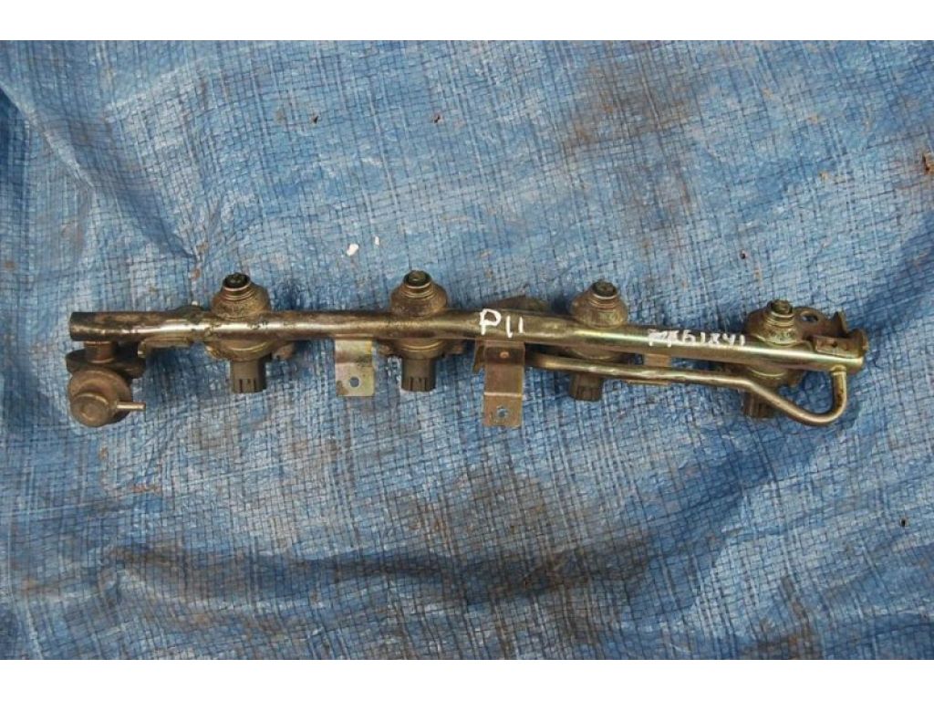 Форсунка топливная NISSAN PRIMERA P-11 96-01