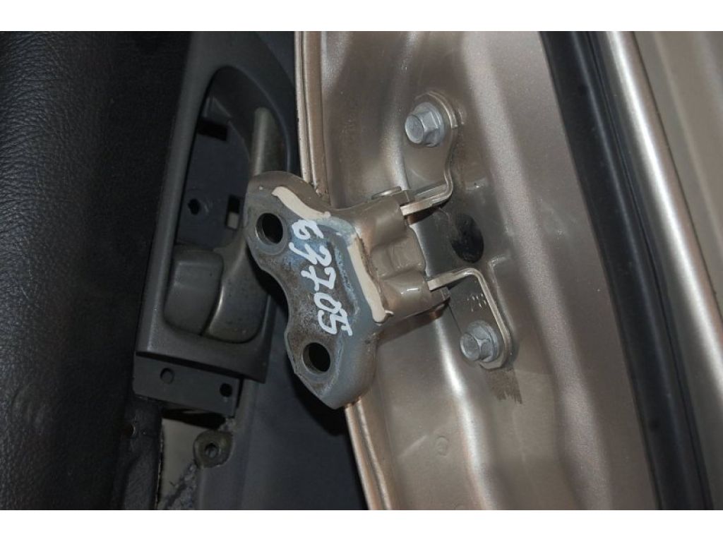 68750-20120 | Петля двери верхняя задн. прав. TOYOTA CAMRY 40 06-11
