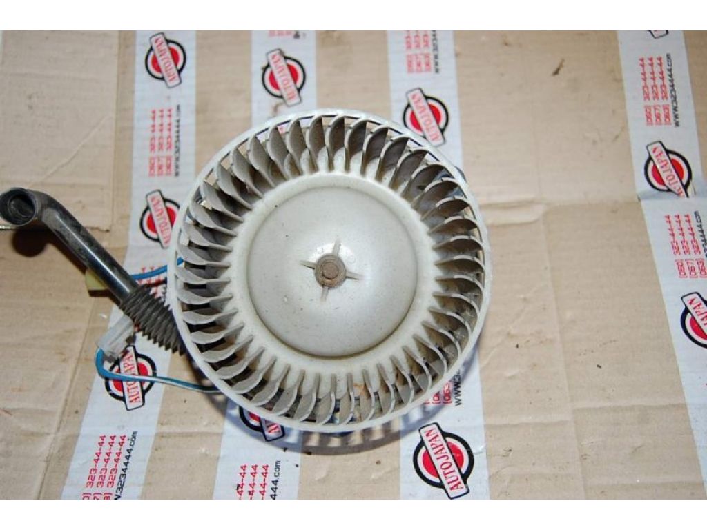 HE01-61-B10 | Моторчик печки MAZDA 929 HC 86-91 - Фото 2