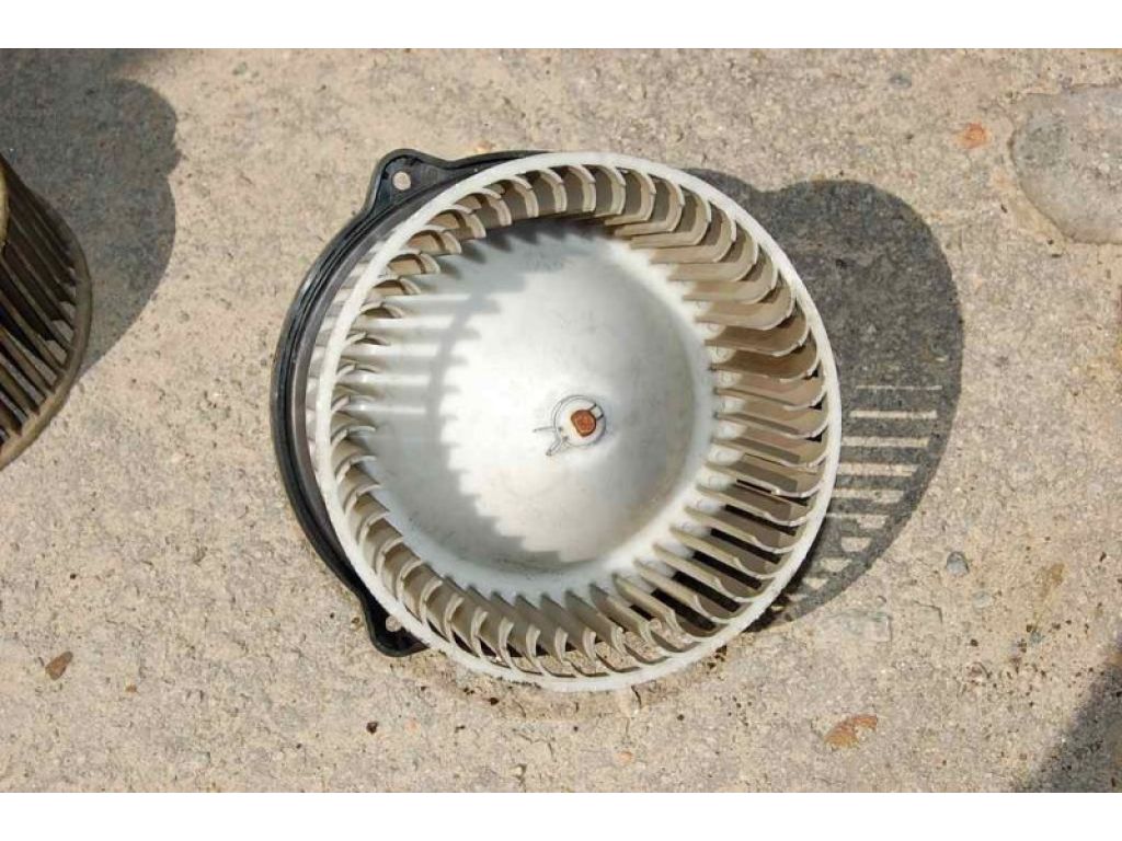 GJ6A-61-B10 | Моторчик пічки MAZDA 6 GG 02-07 - Фото 2