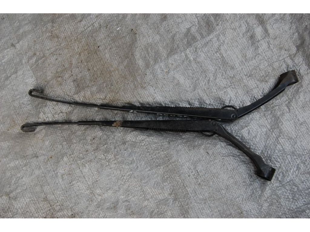 85211-60230 | Повідець склоочисника передній прав. LEXUS GX470 02-09