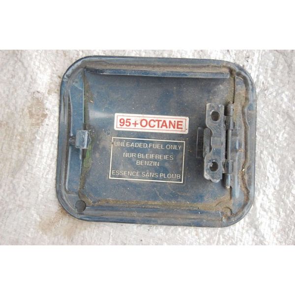 Лючок паливного бака MITSUBISHI SIGMA 90-96 MB835036 — 2