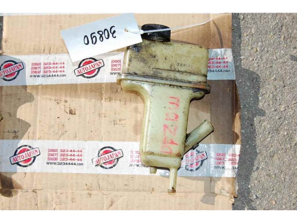 G211-32-690B | Бачок гідропідсилювача керма MAZDA 626 GD 87-91