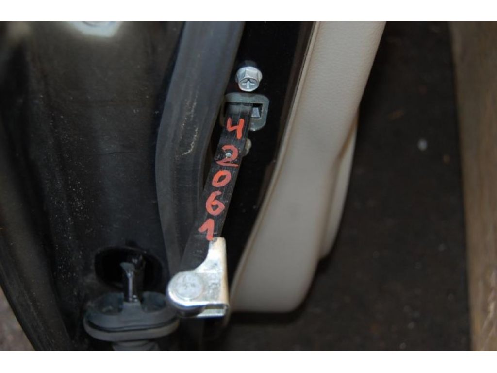 81810-57L01 | Ограничитель двери передн. прав. SUZUKI SX4 06-13