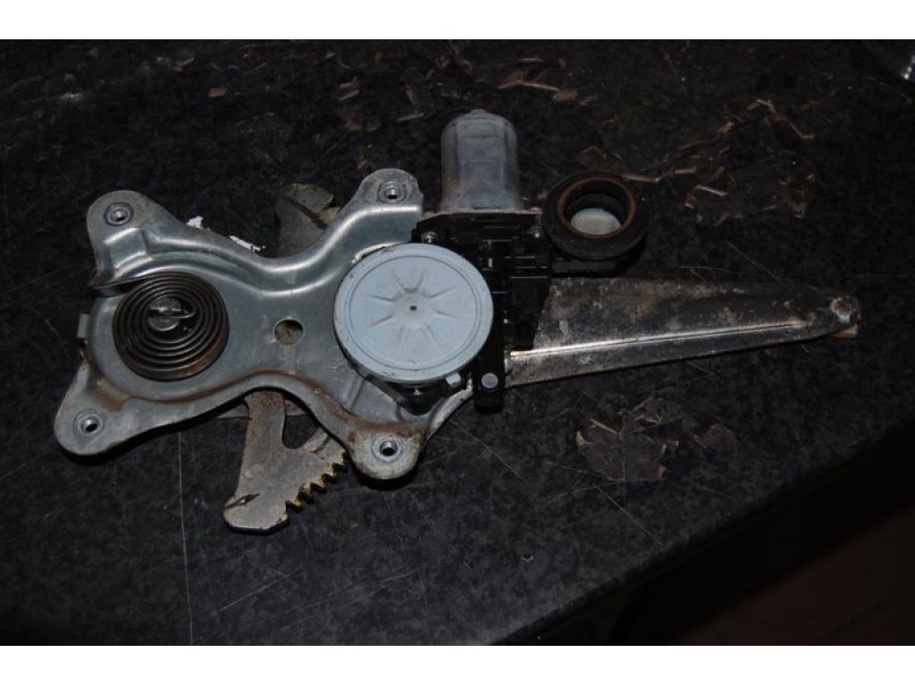 69803-33030 | Стеклоподъемник задн. лев. LEXUS RX300/330/350/400 03-09 - Фото 2