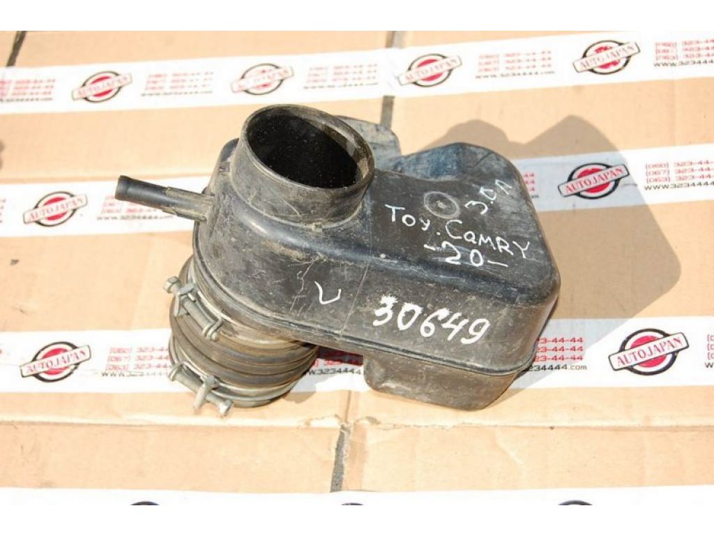 патрубок повітряного фільтра TOYOTA CAMRY 20 96-02 - Фото 2