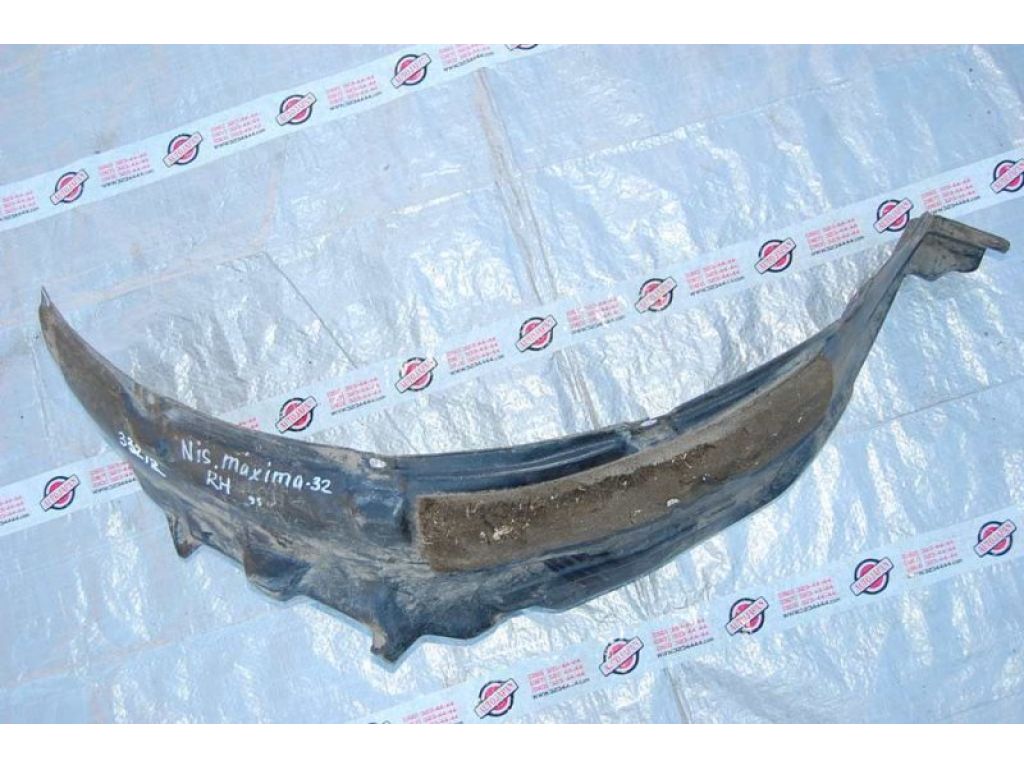 Підкрилок задн. лів. NISSAN MAXIMA A32 94-99