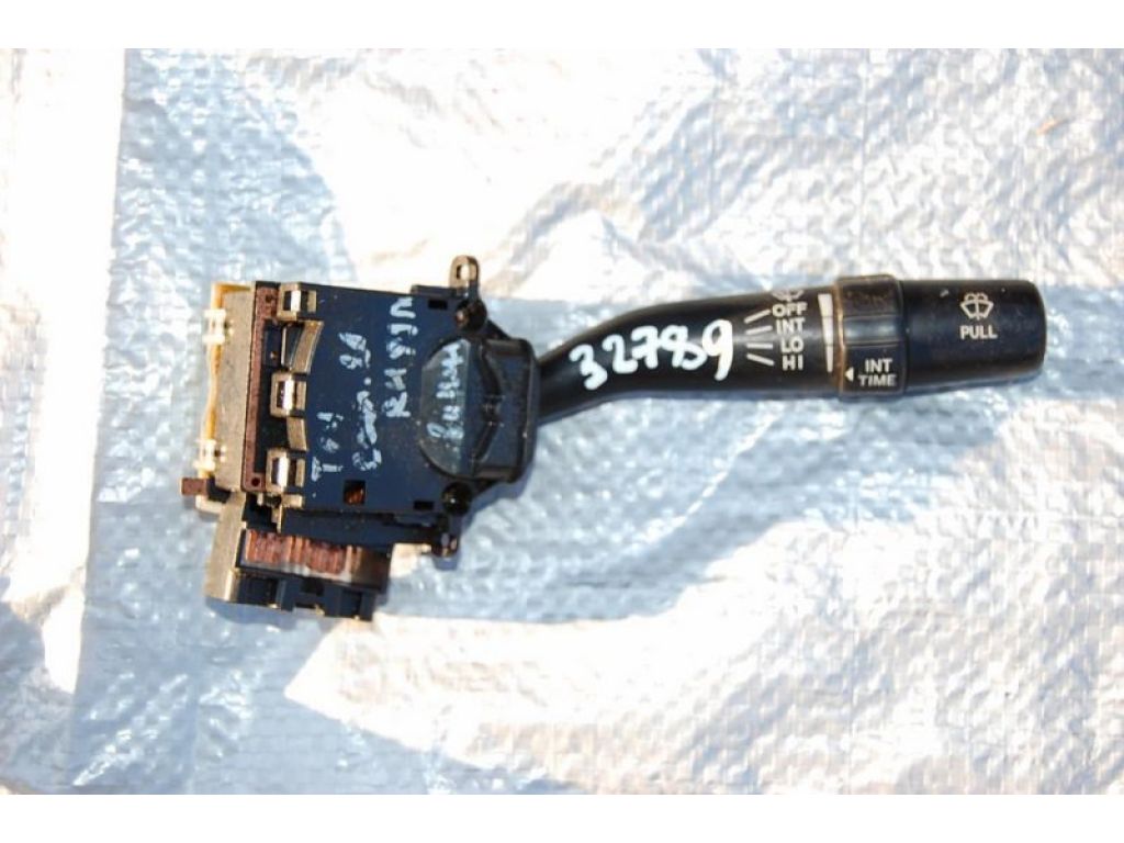 84652-06011 | Подрулевой переключатель прав. TOYOTA CAMRY 20 96-02