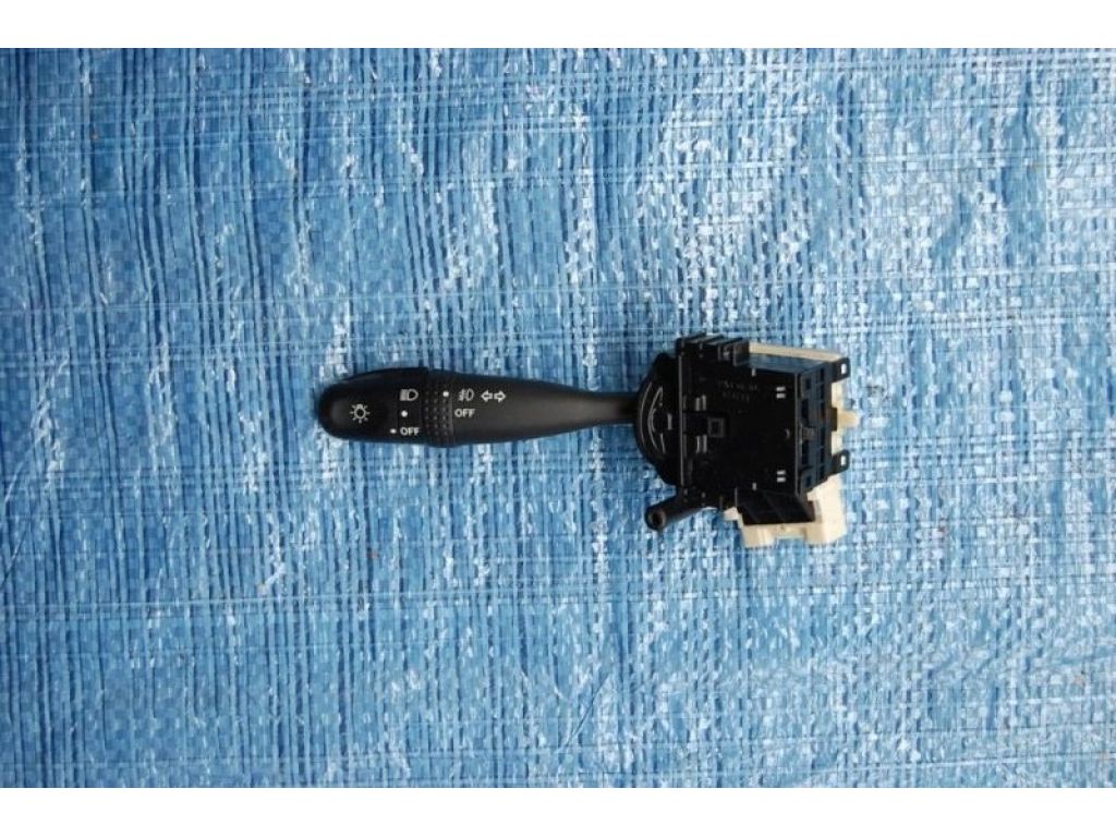 84140-02200 | Подрулевой переключатель лев. TOYOTA MATRIX 02-08