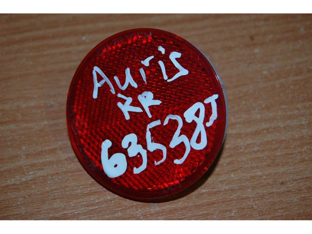 81910-02100 | катафот R правий TOYOTA AURIS 06-12
