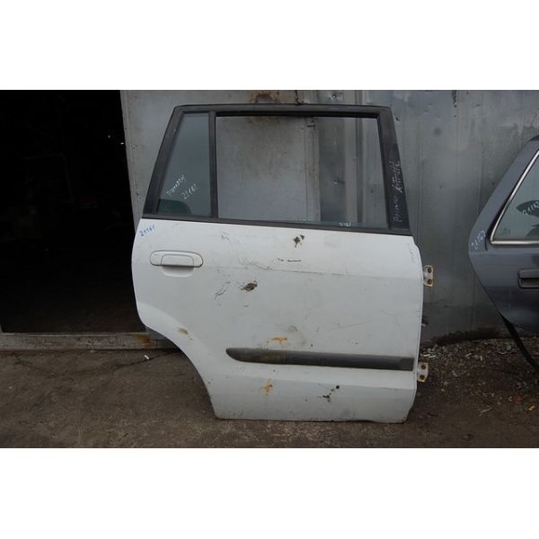 Двері задні праві MAZDA PREMACY 98-03 C145-72-020C