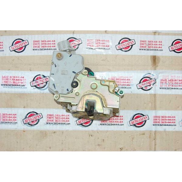 Замок двері передній правий NISSAN PRIMERA P-11 96-01 805022F915
