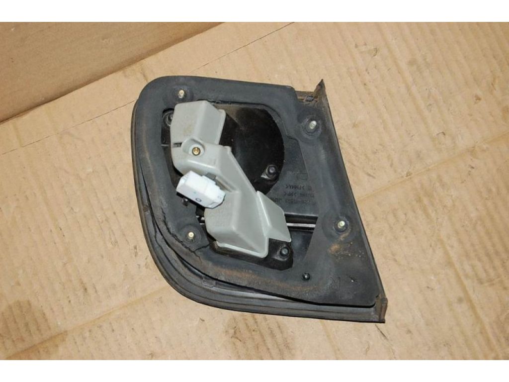 8BT2-51-380 | Ліхтар внутрішній задн. прав. MAZDA XEDOS 9 X9 (TA) 93-02 - Фото 2